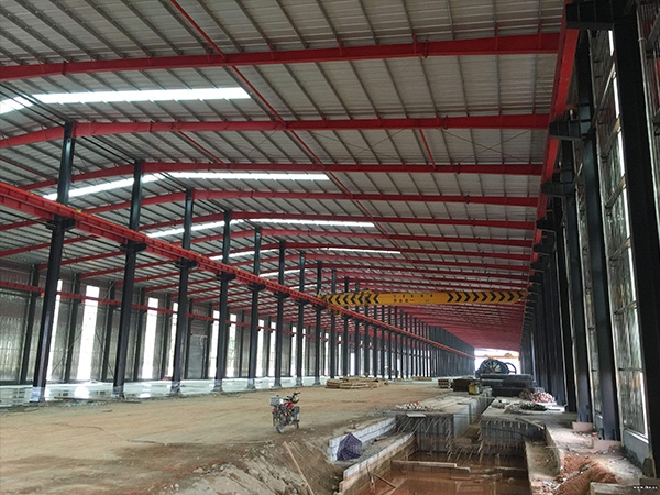 庫房鋼結構柱子吊裝